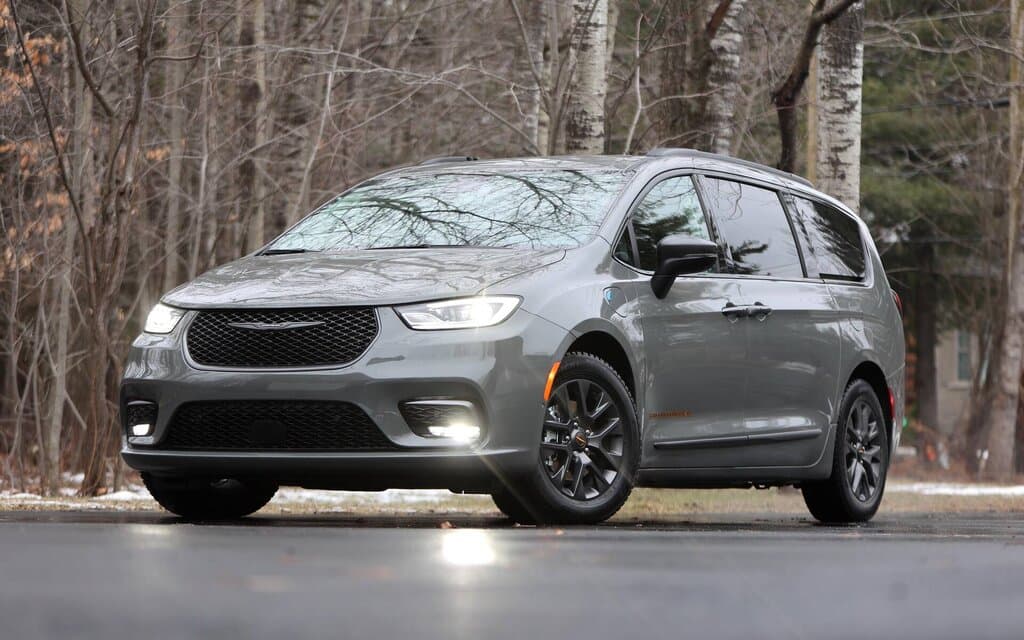 Chrysler Pacifica S 2024